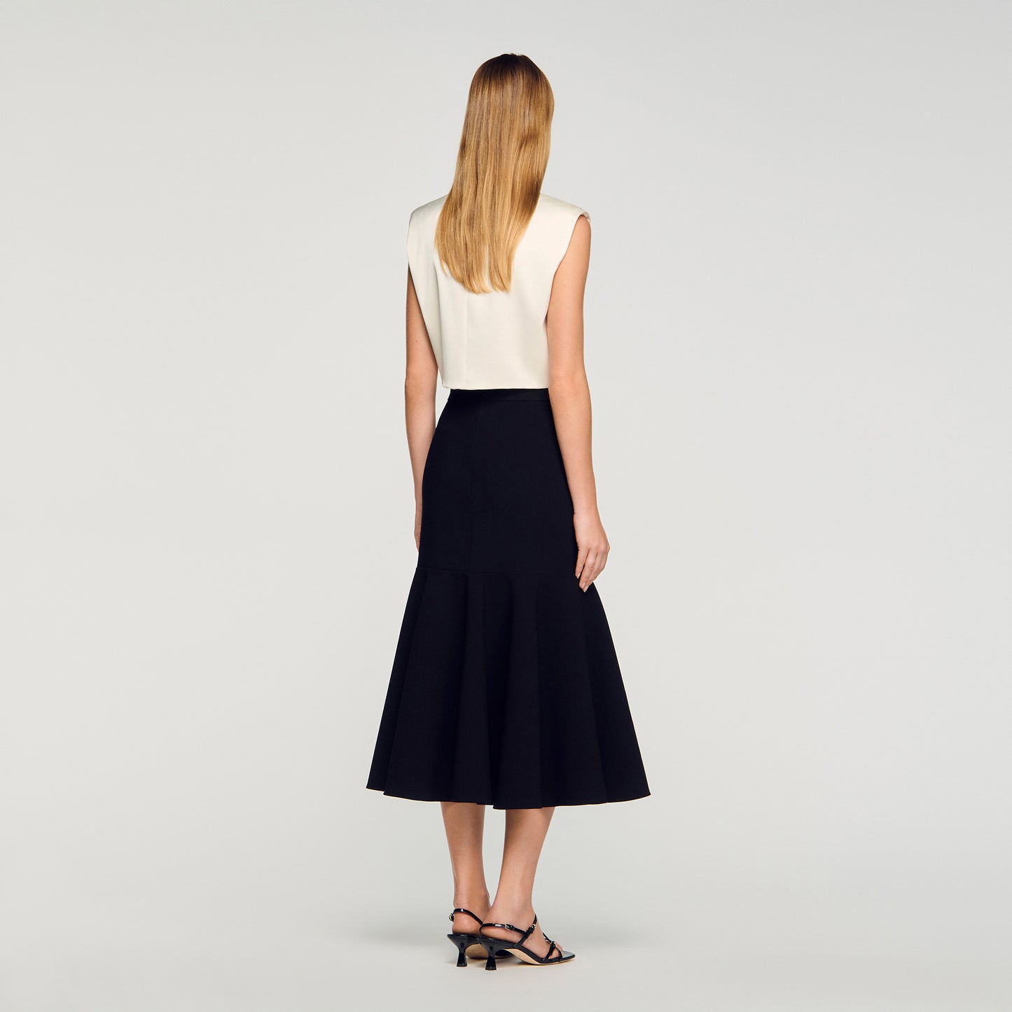 Falda larga con volantes