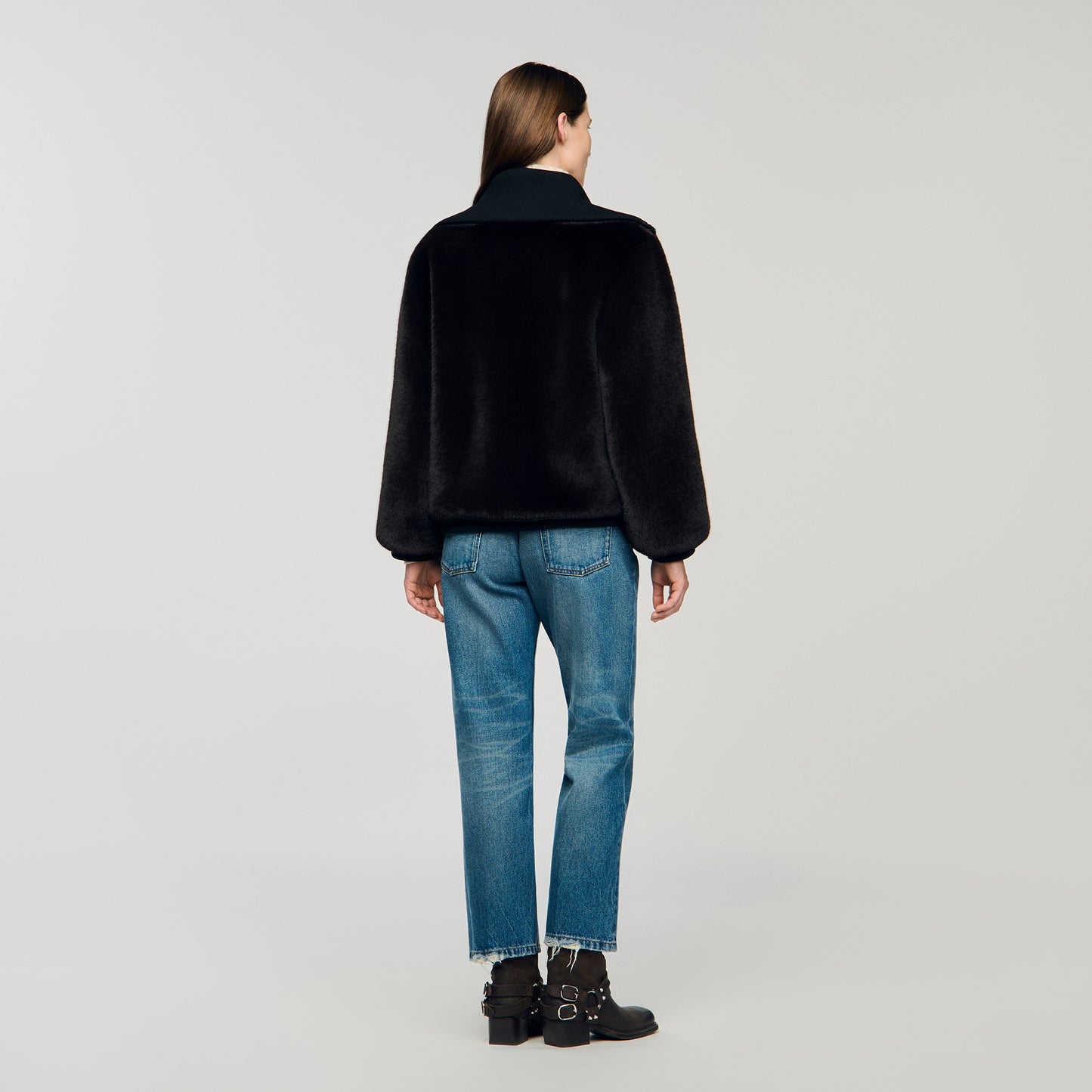 Abrigo corto de pelo sintético