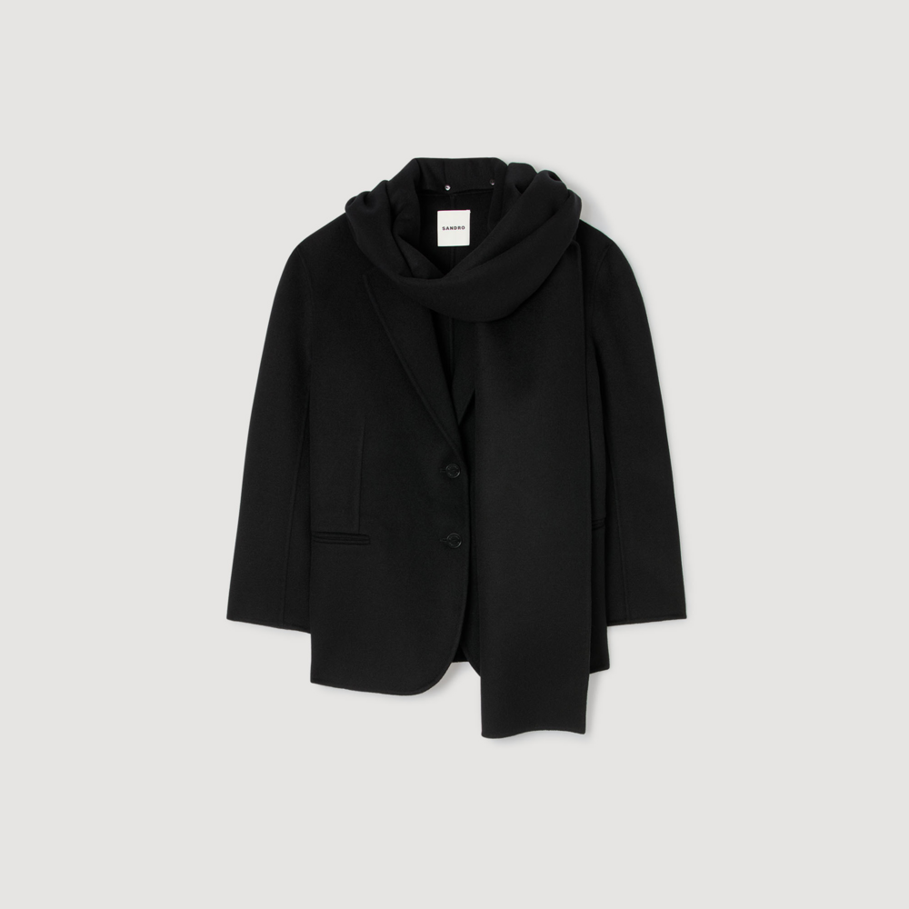 Abrigo corto de lana con bufanda