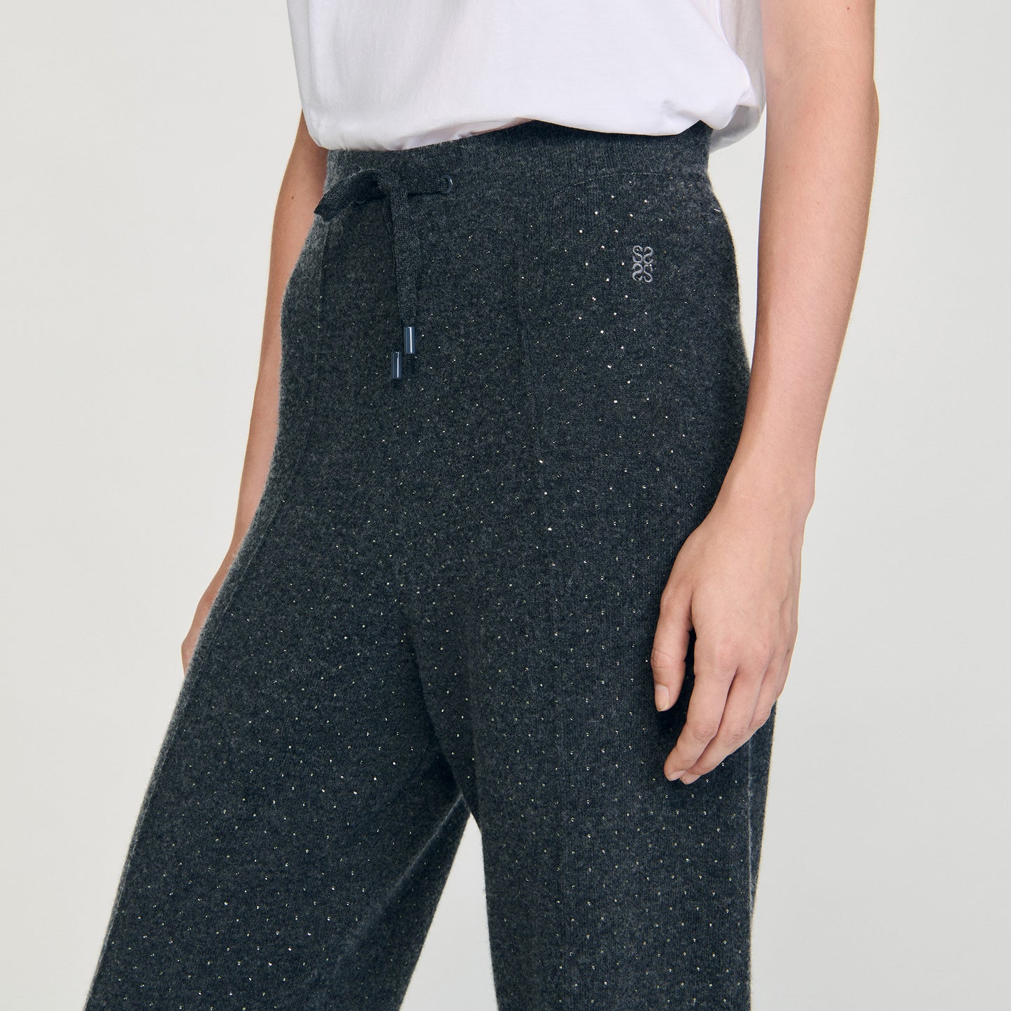Pantalón de punto con strass