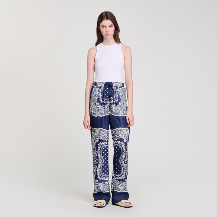Pantalón fluido estampado bandana