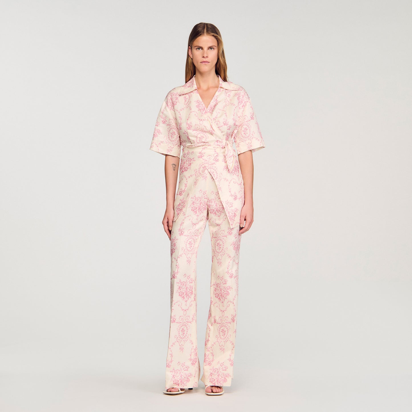 Pantalón con estampado floral