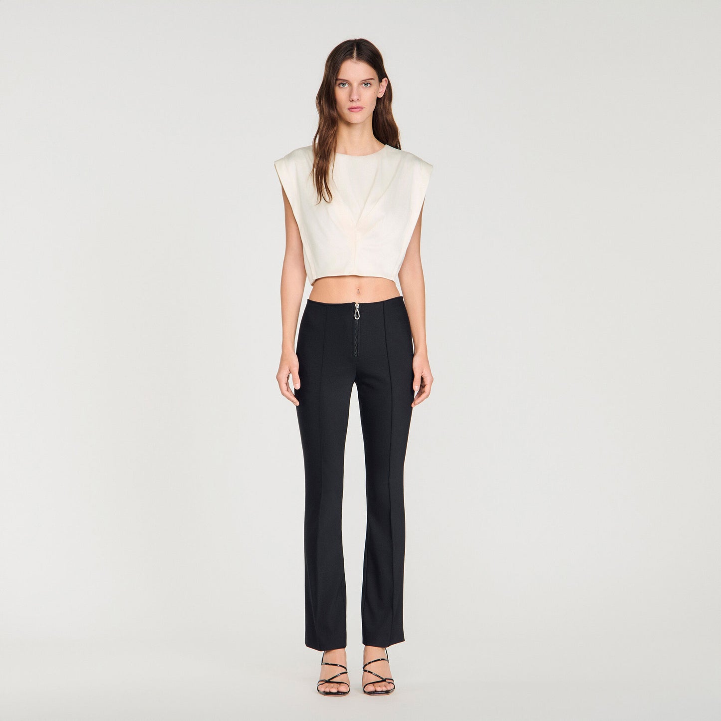 Pantalón con pinzas y cremallera