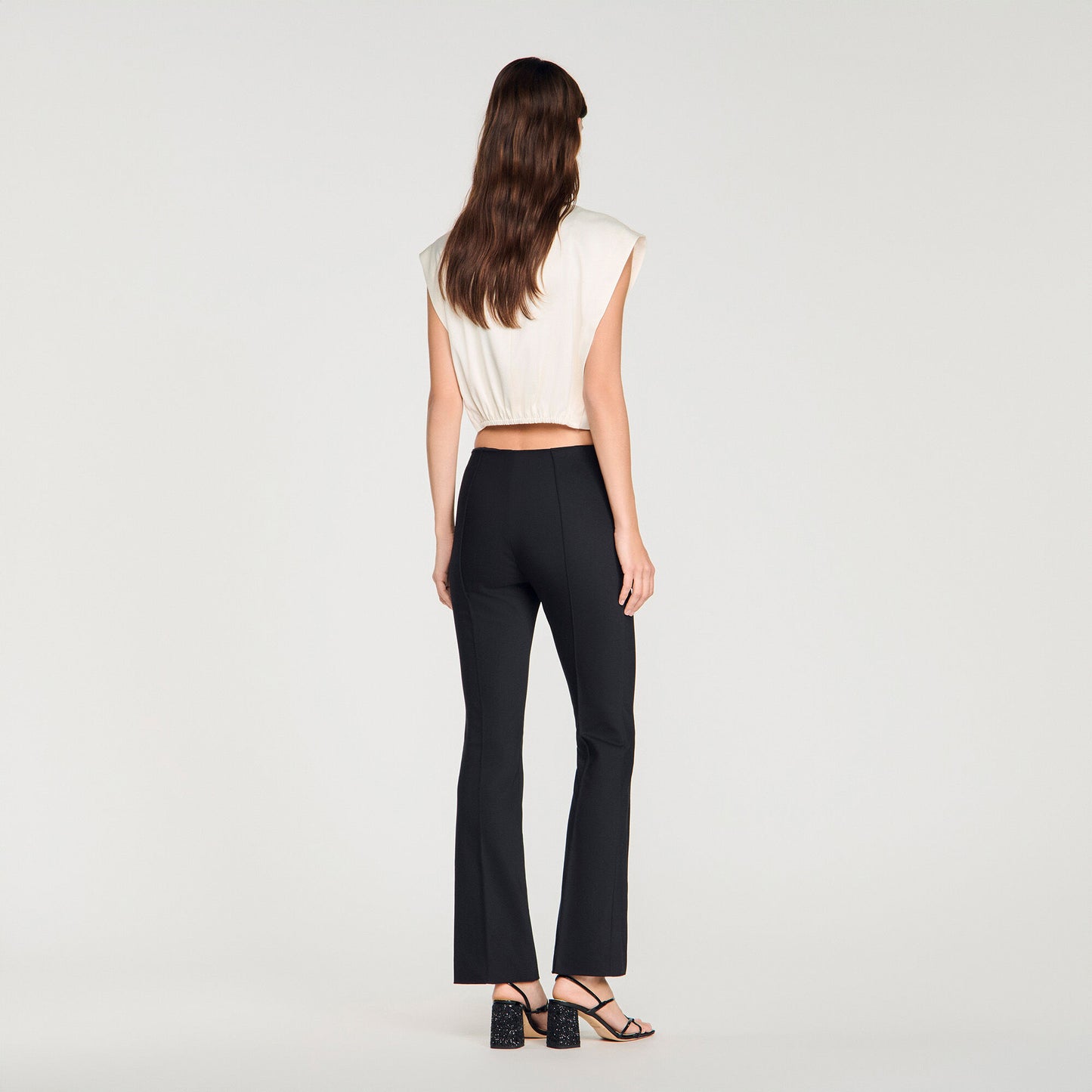 Pantalón con pinzas y cremallera