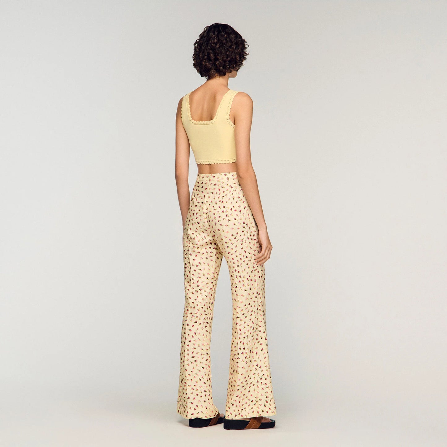 Pantalón con estampado floral