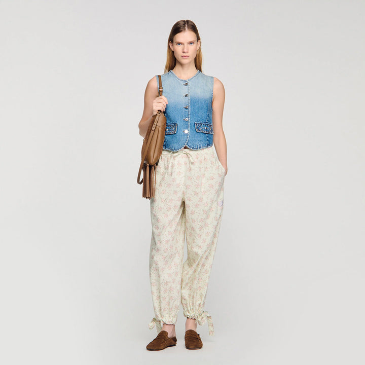 Pantalón ancho con estampado floral