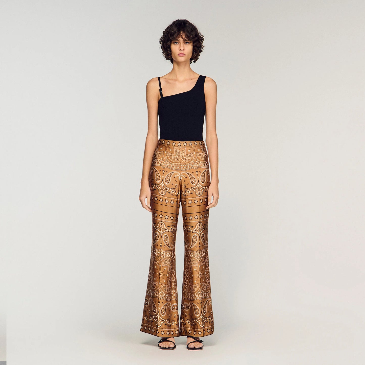 Pantalón fluido estampado bandana