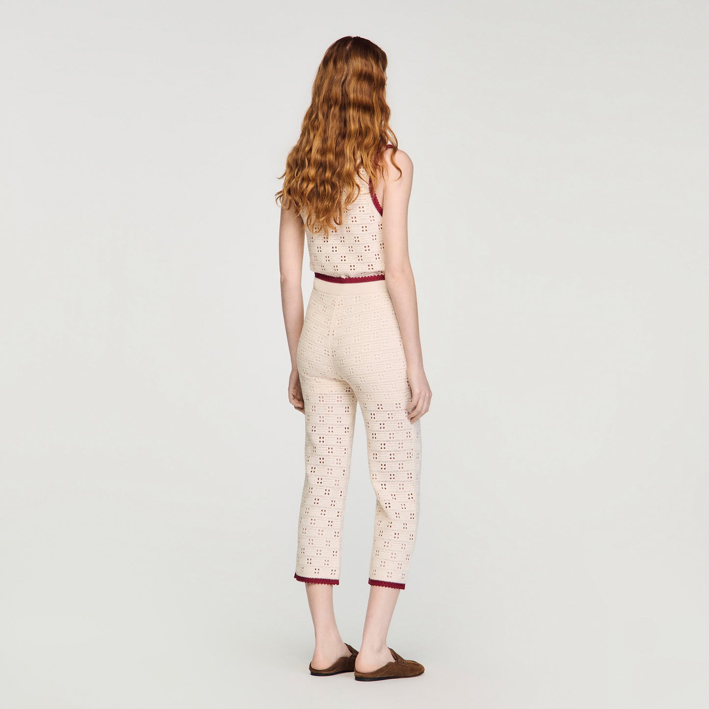 Pantalón de punto efecto ganchillo