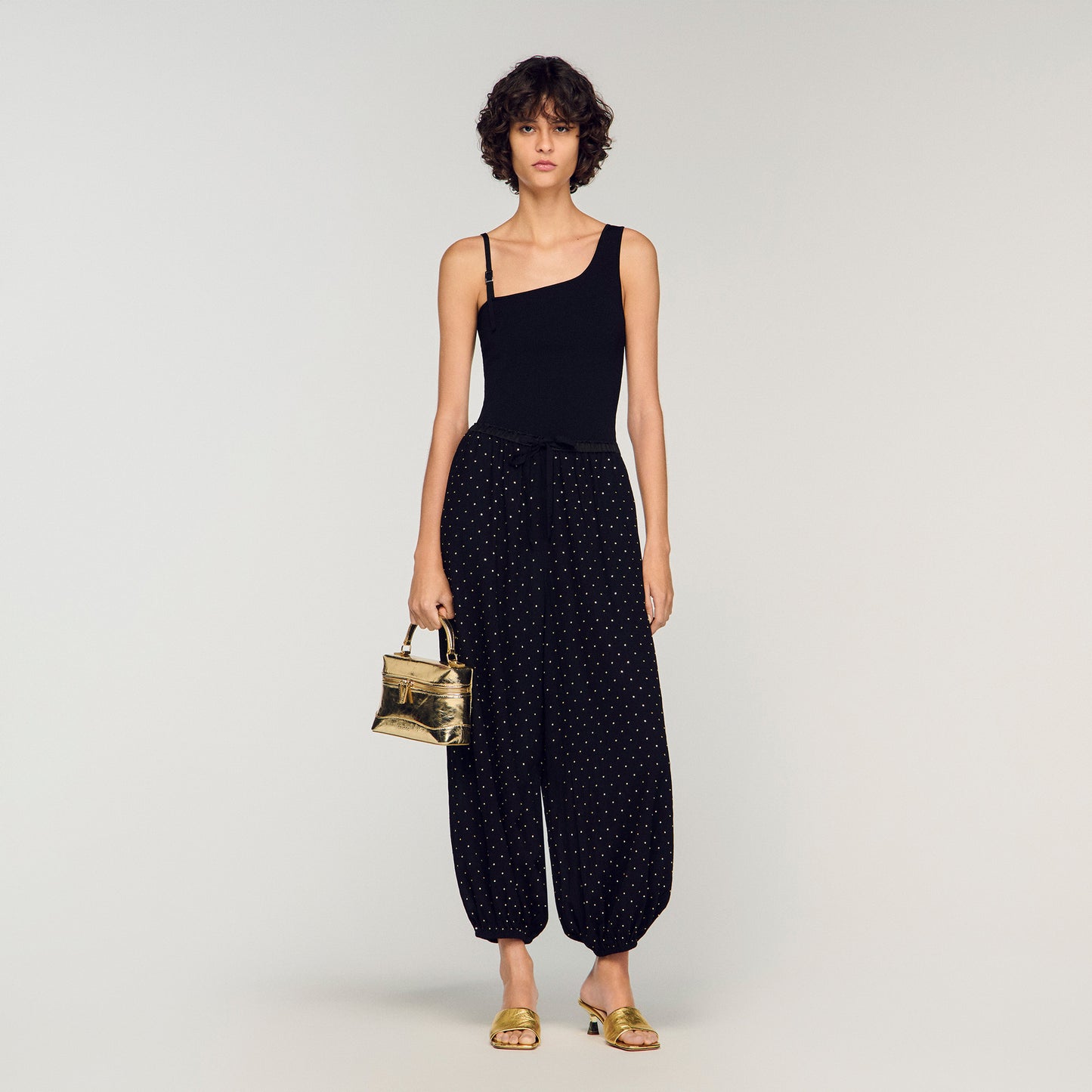 Pantalón ancho con pedrería