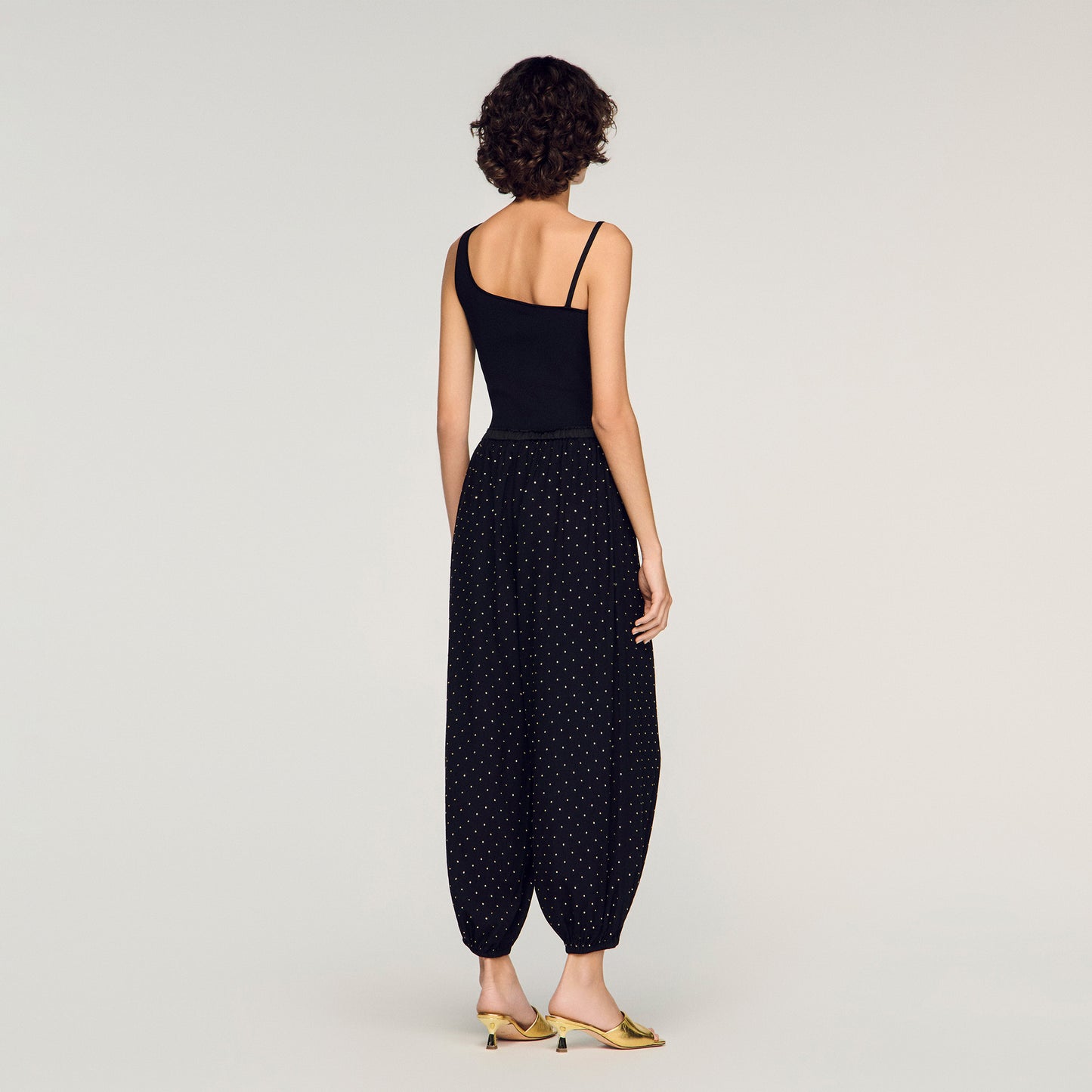 Pantalón ancho con pedrería