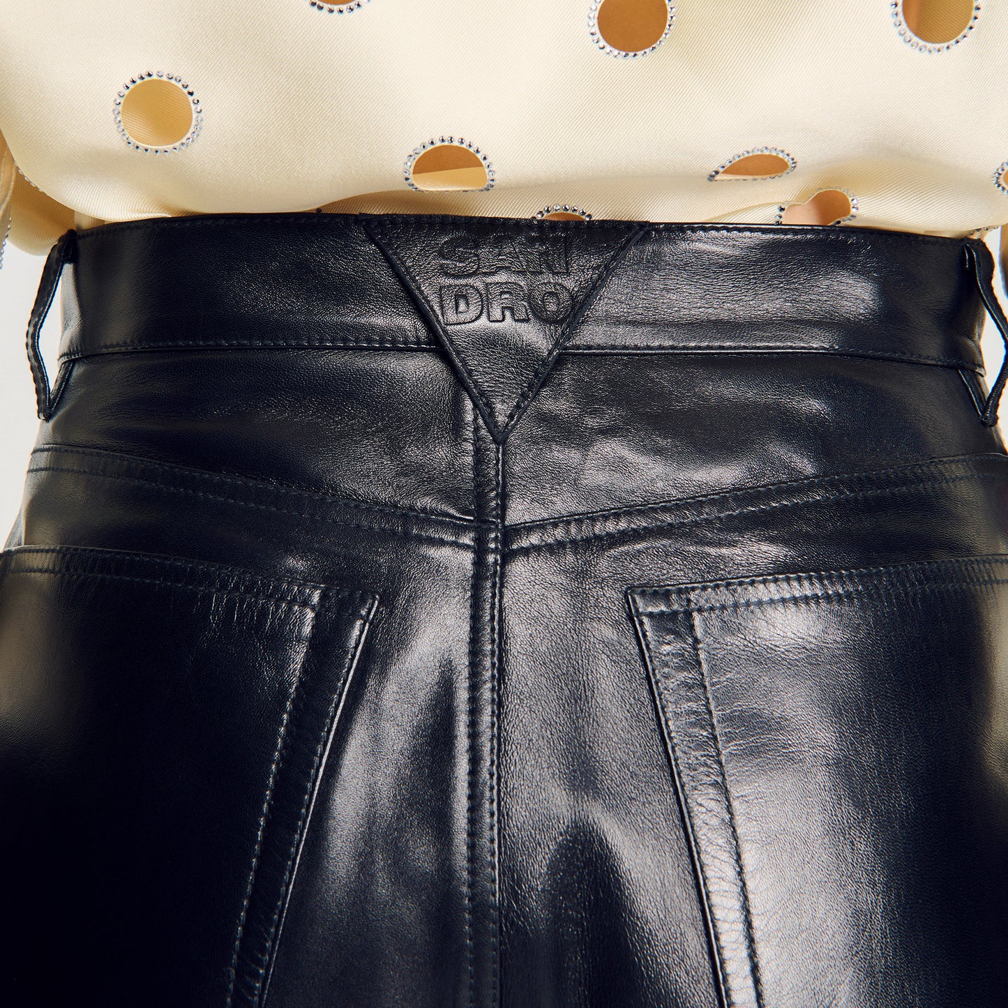 Pantalón barrel de piel