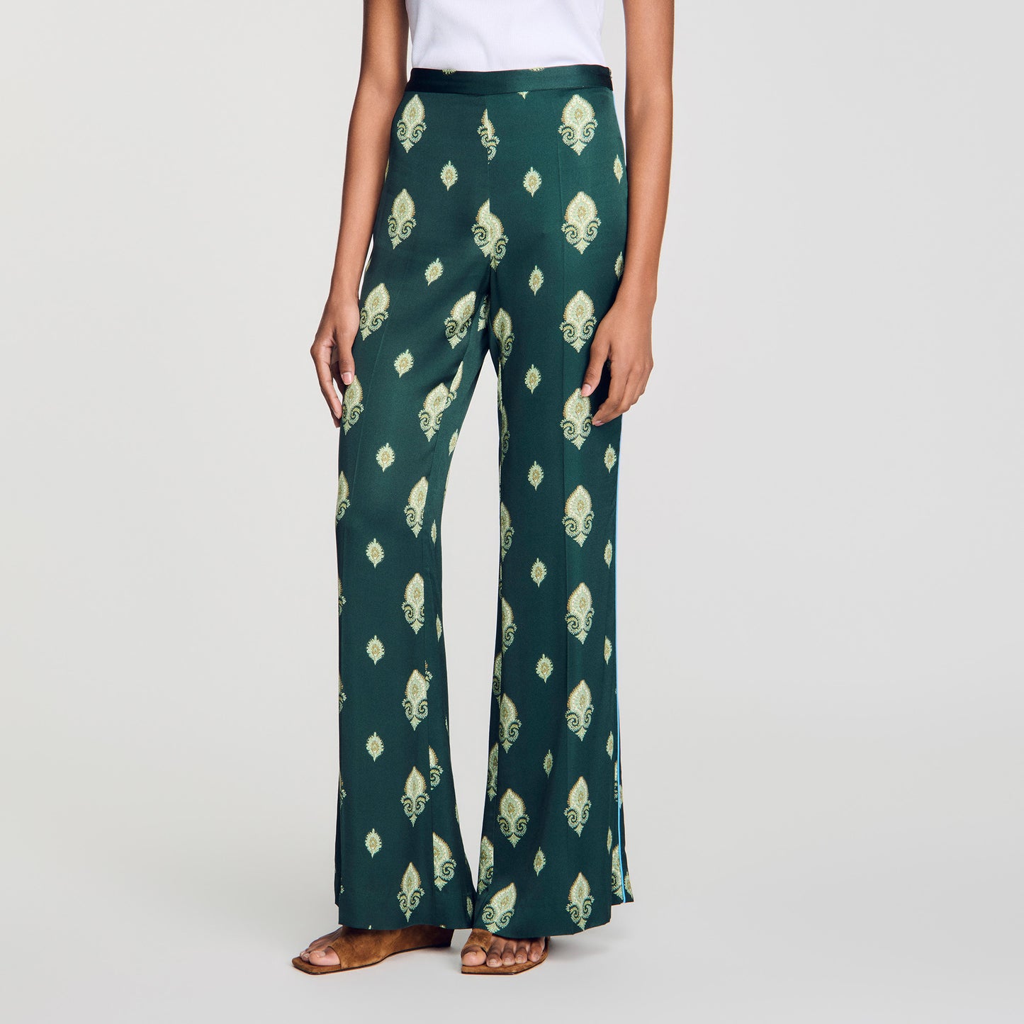 Pantalón fluido estampado Paisley