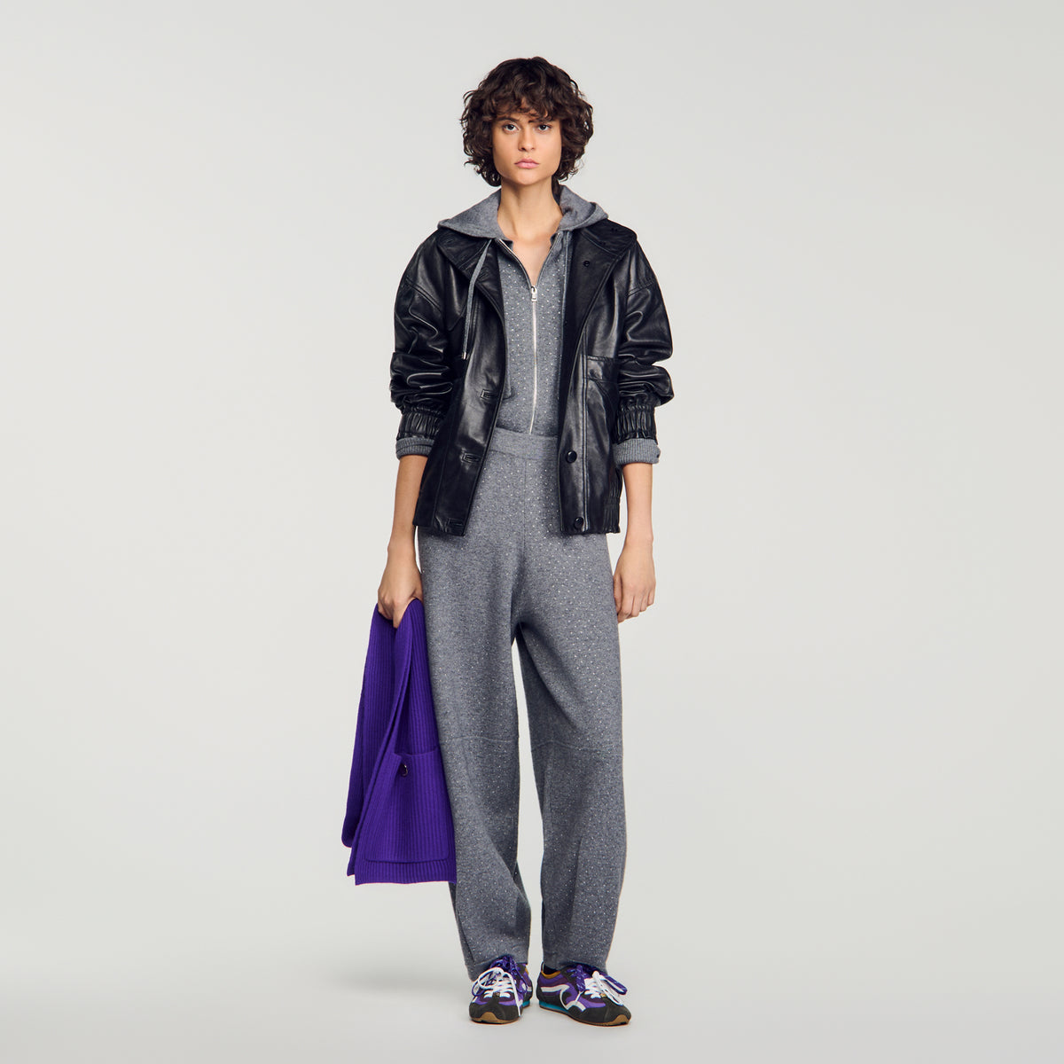 Pantalón jogger con strass
