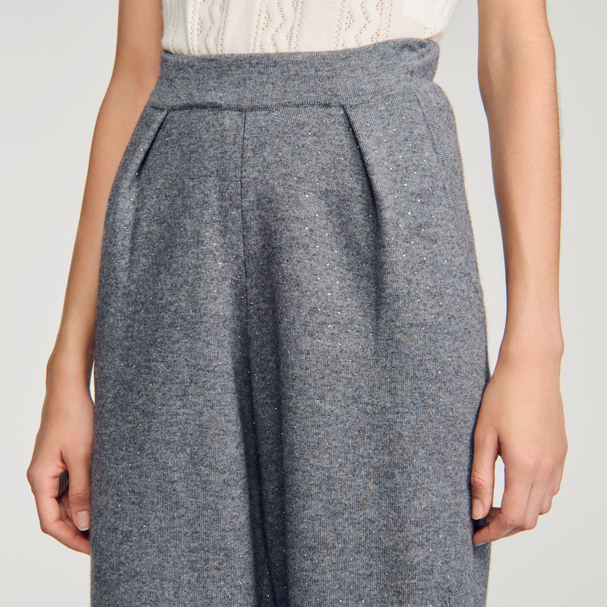 Pantalón jogger con strass