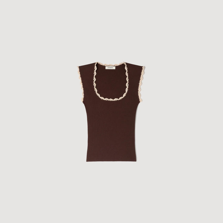 Top de punto con detalles crochet