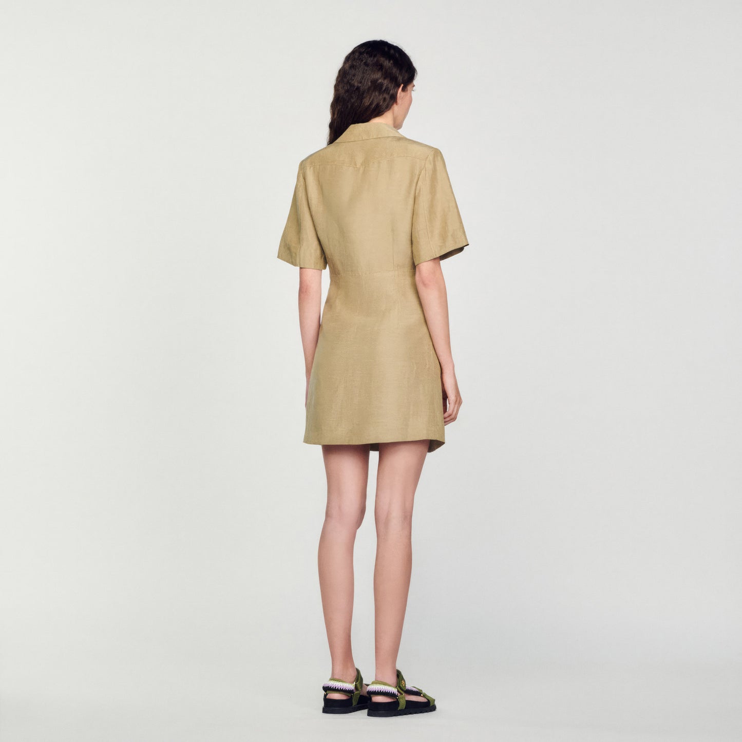 Vestido corto con lazada