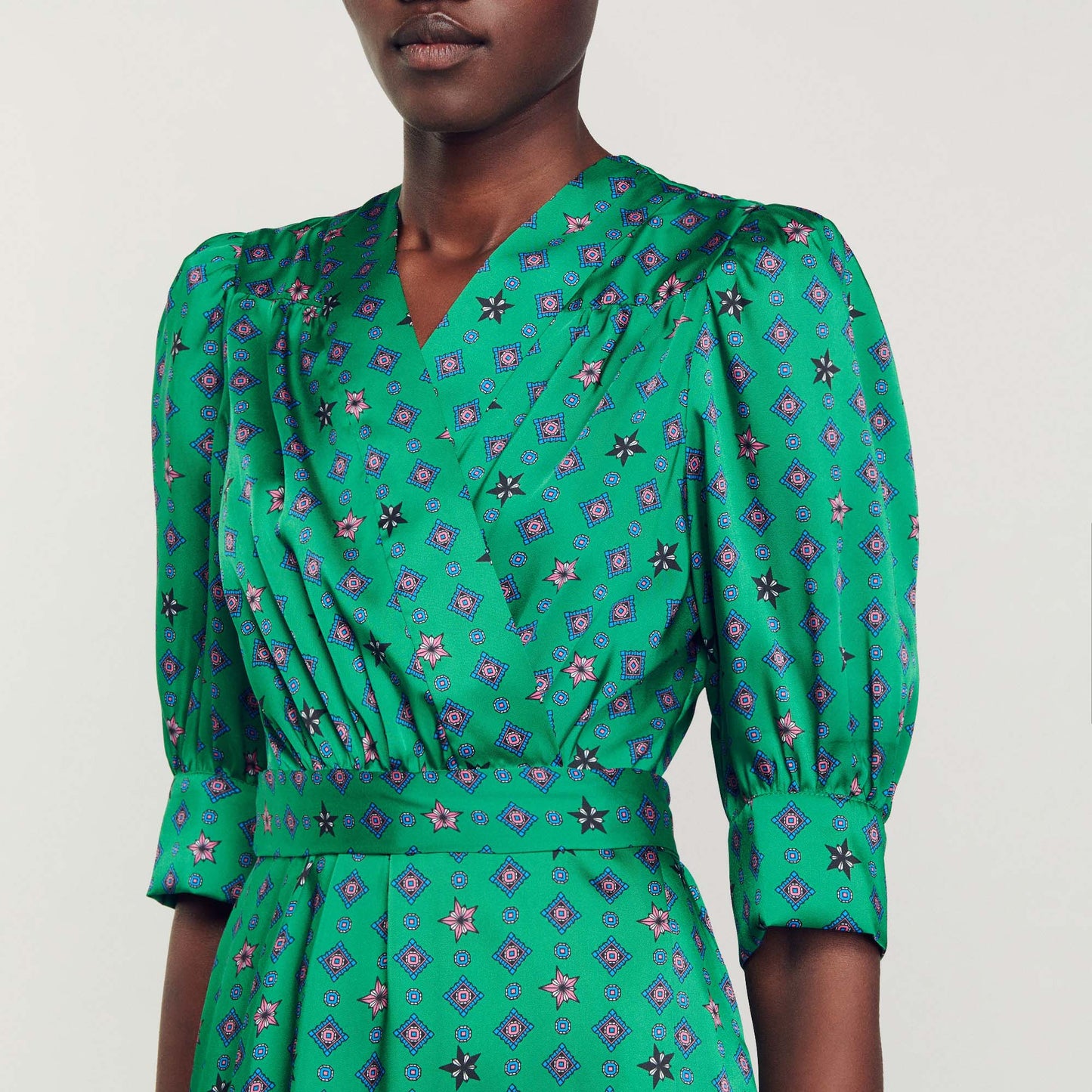 Vestido satinado estampado