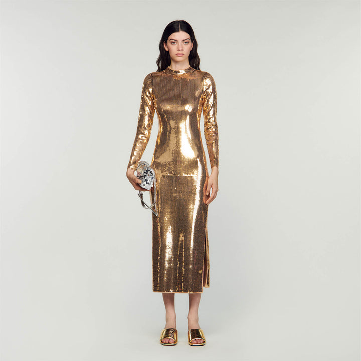 Vestido semilargo con lentejuelas