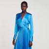 Vestido midi satinado y plisado