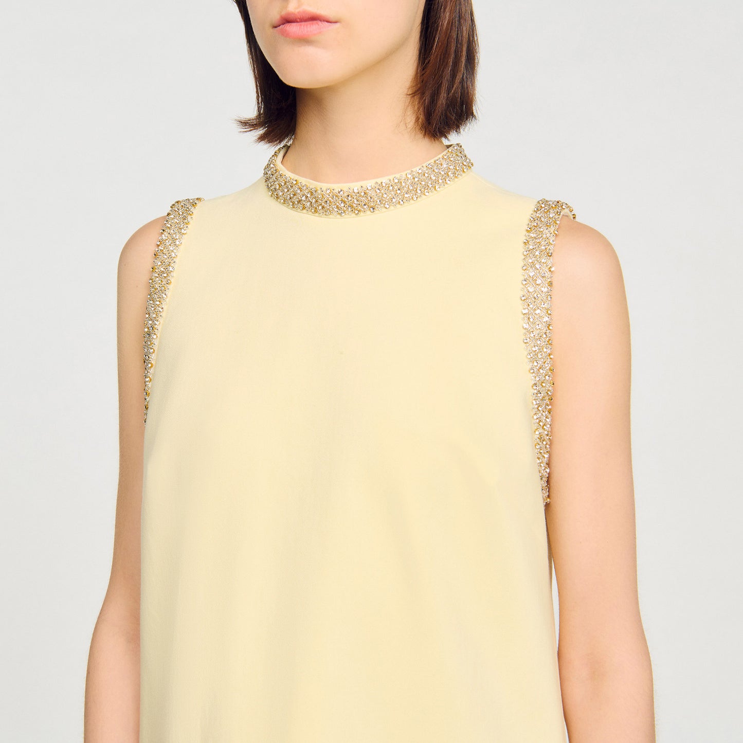 Vestido corto con strass