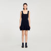Vestido corto de punto con volantes