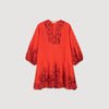 Vestido corto con detalles florales