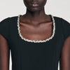 Vestido corto con cuello de strass