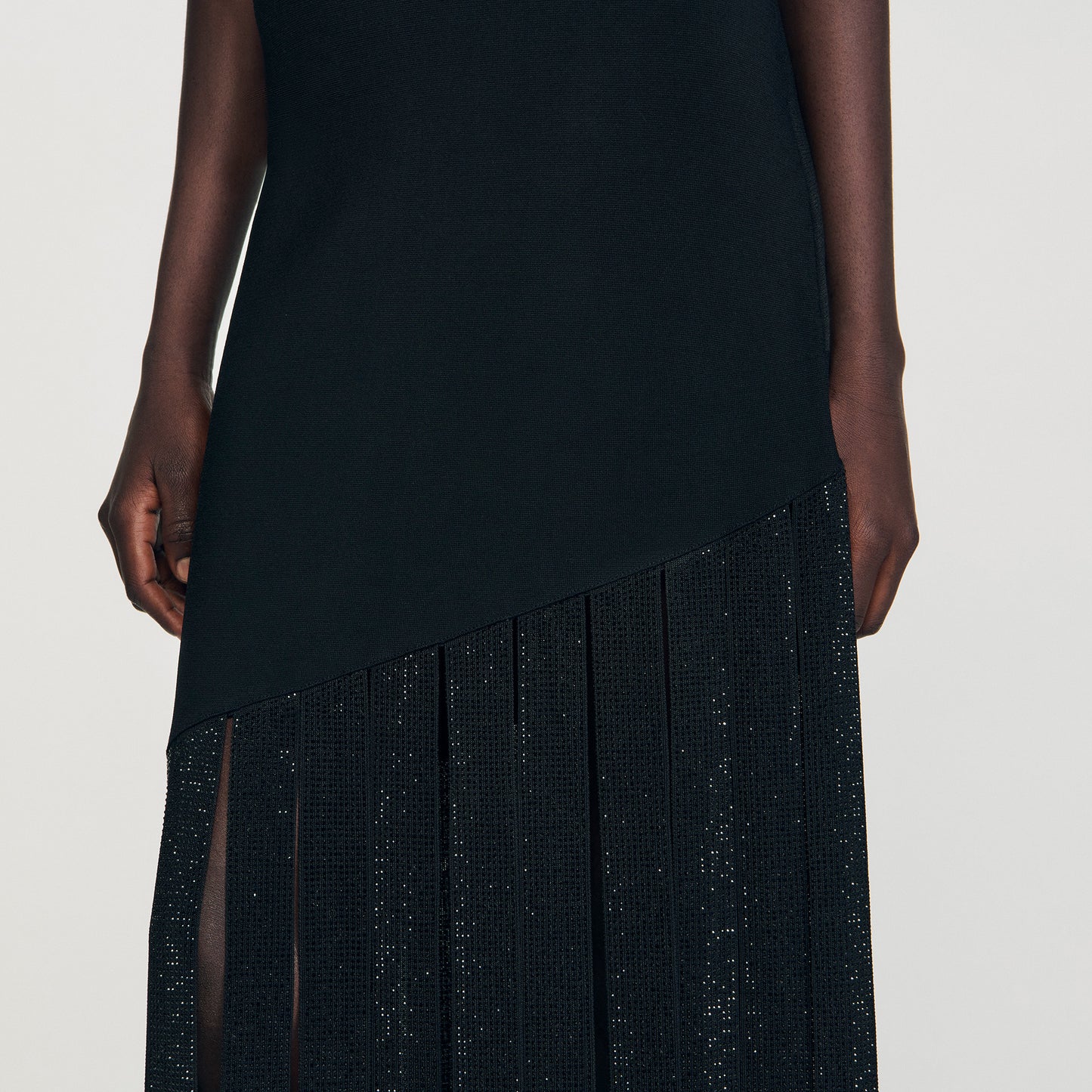 Vestido largo con flecos