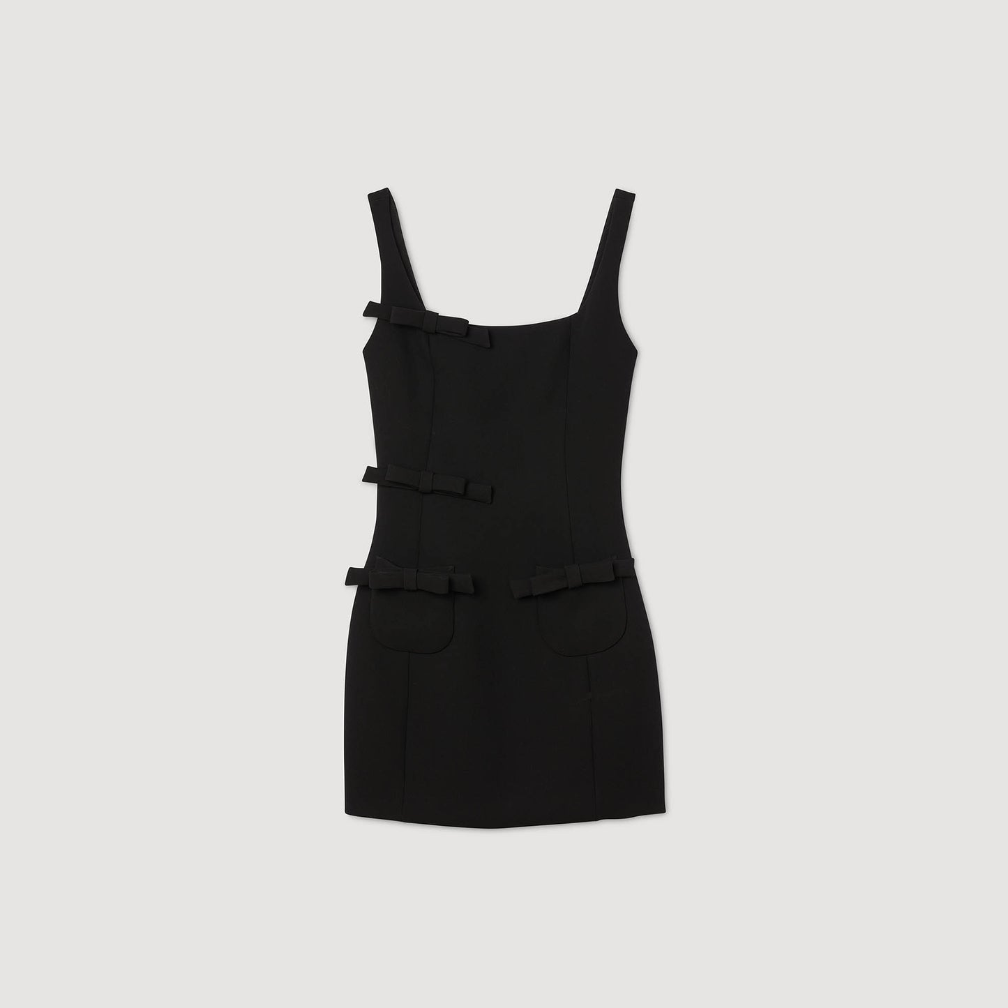 Vestido corto con lazos