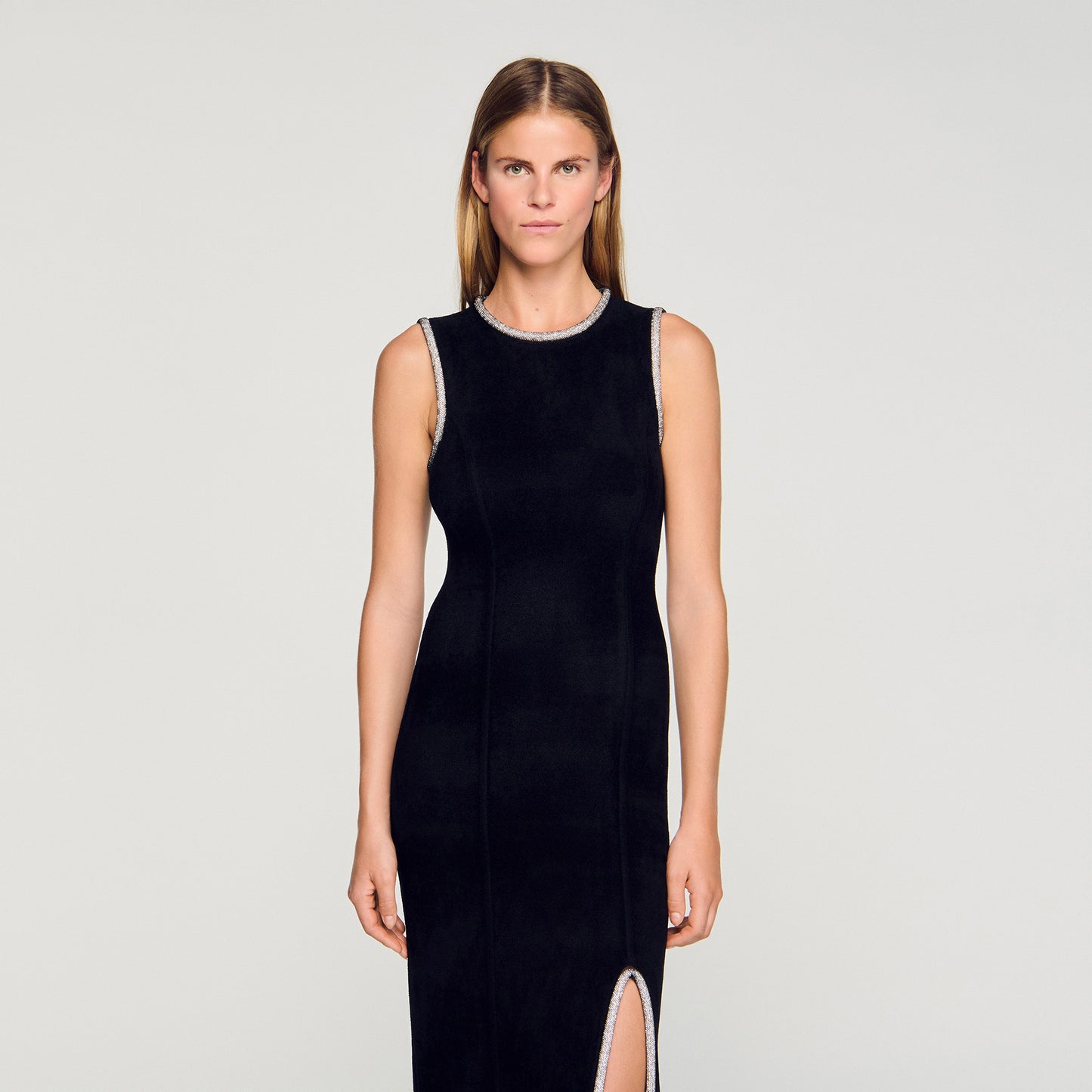 Vestido largo abierto con strass