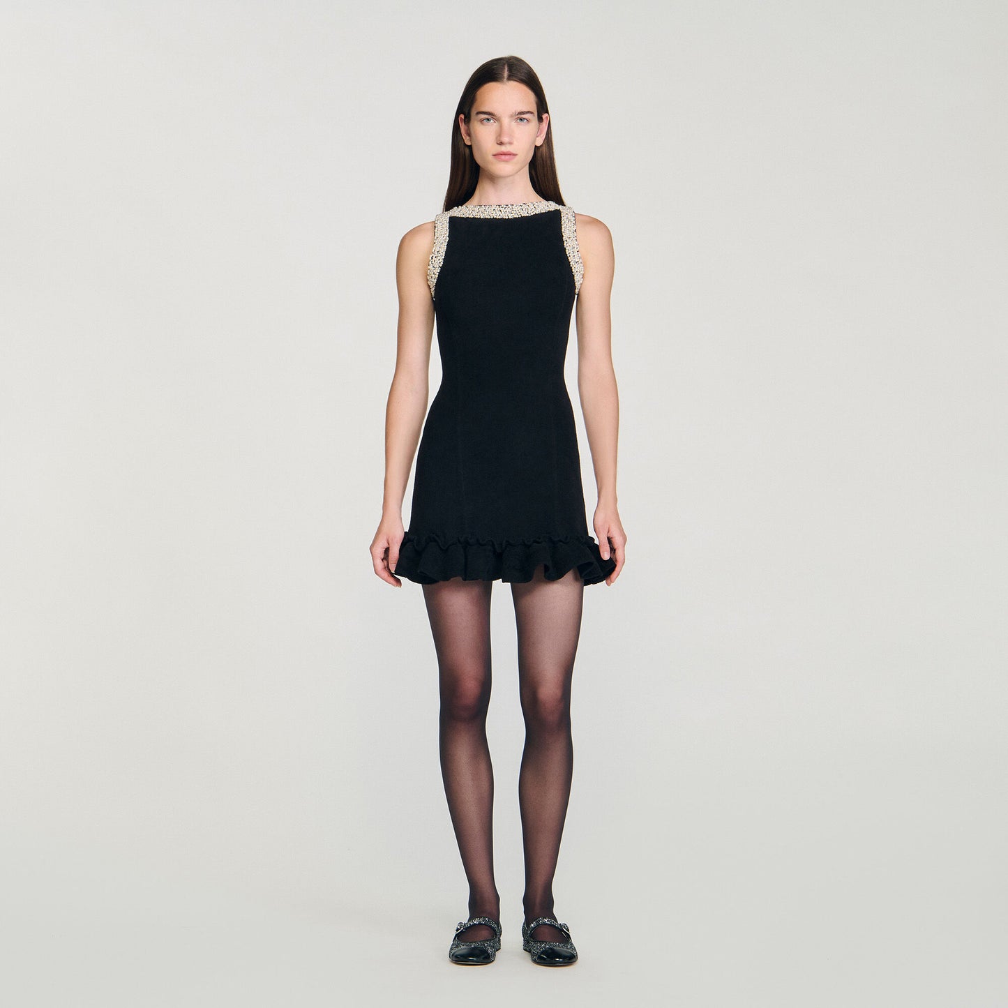 Vestido corto con pedrería