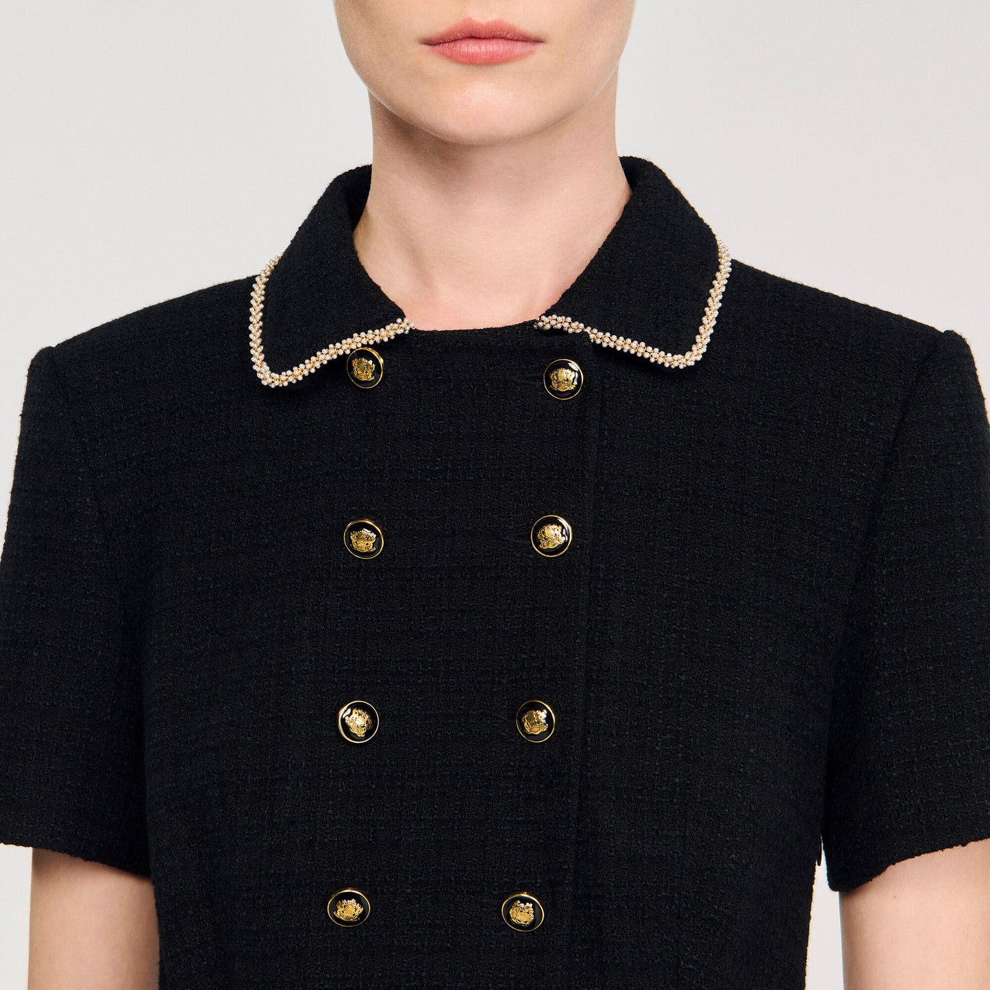 Vestido corto de tweed con botones