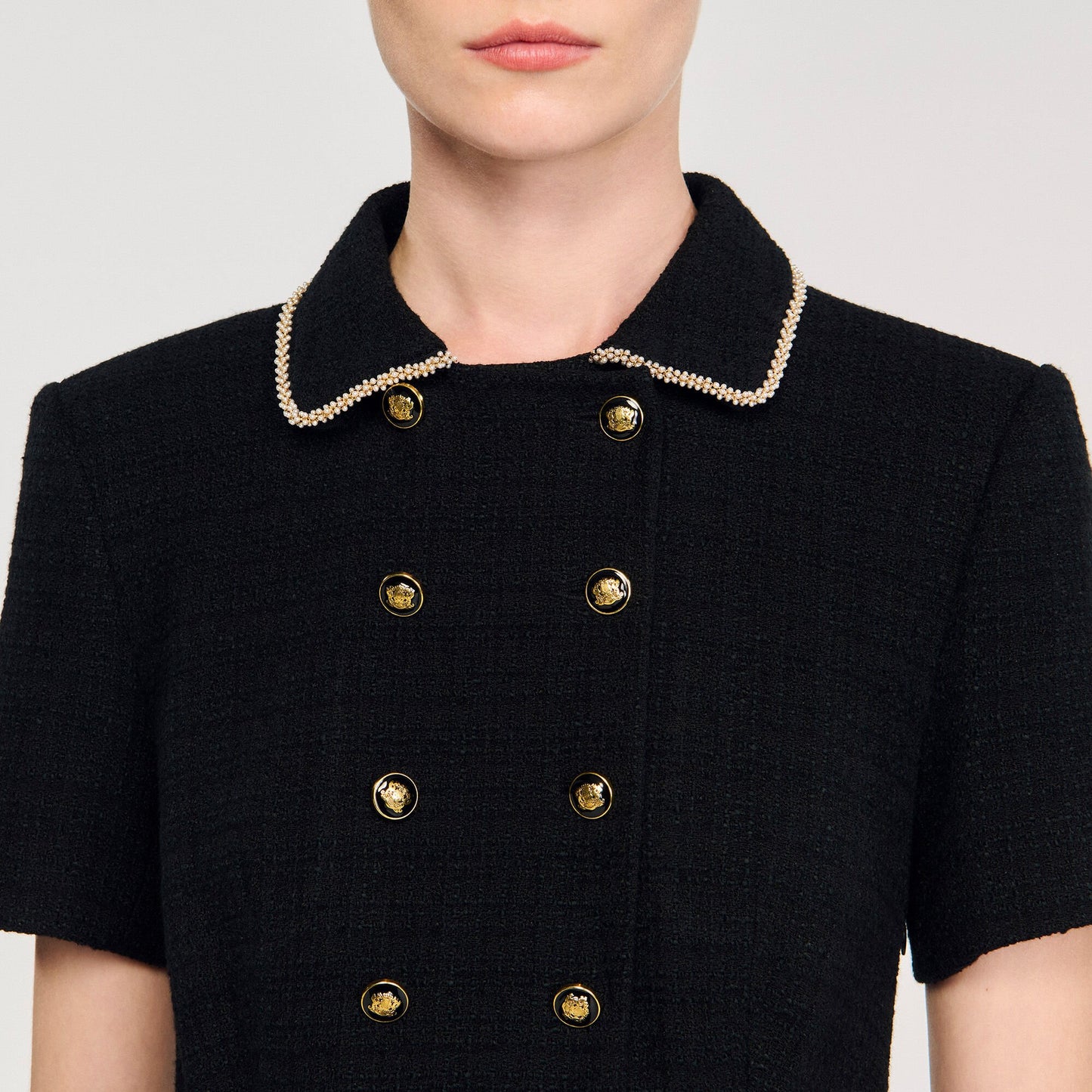 Vestido corto de tweed con botones