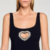 Vestido largo con corazón de strass