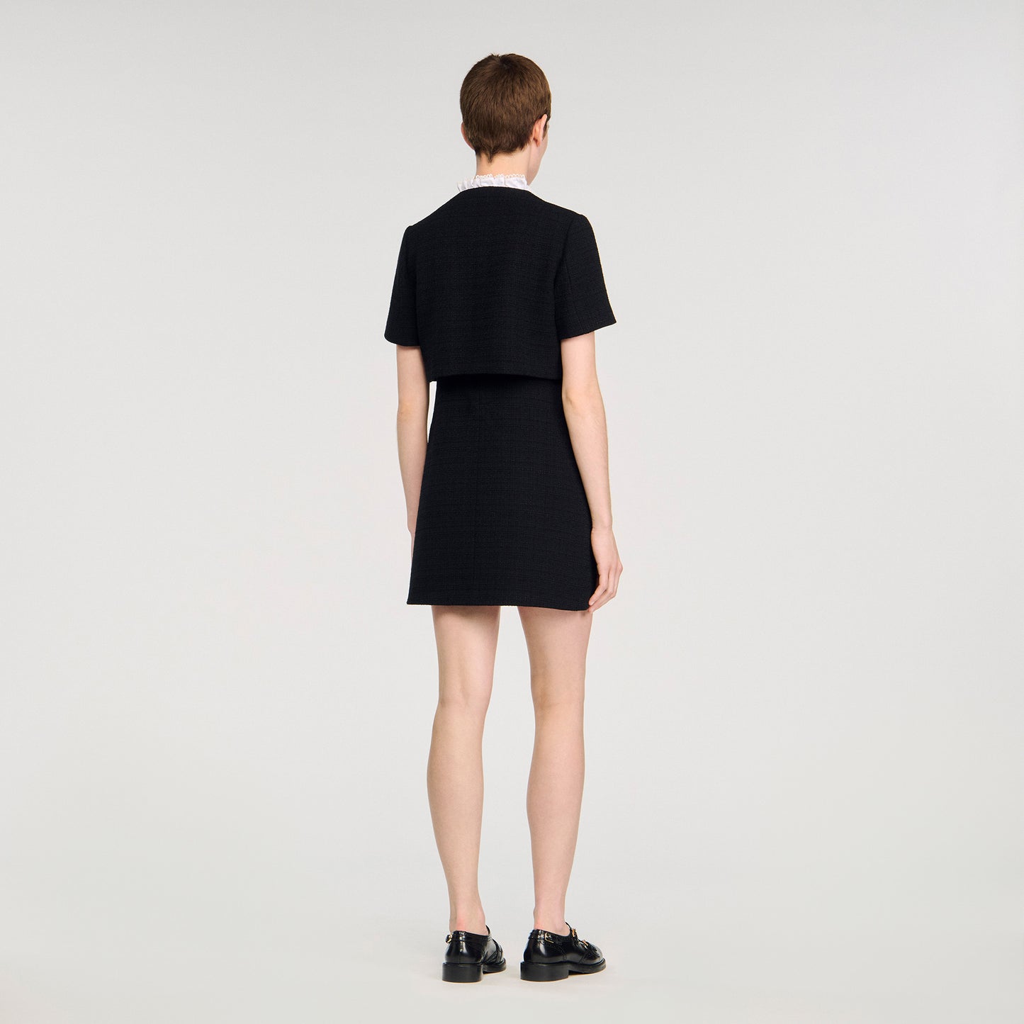 Vestido corto con cuello amovible