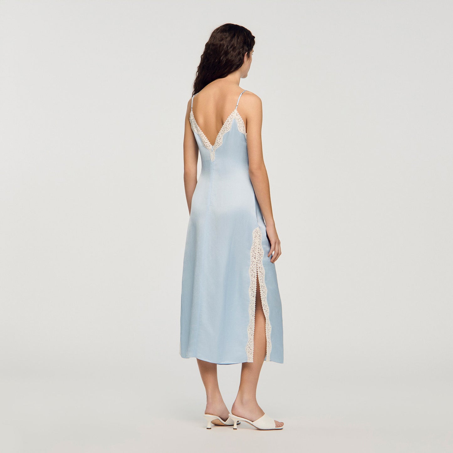 Vestido largo satinado de tirantes