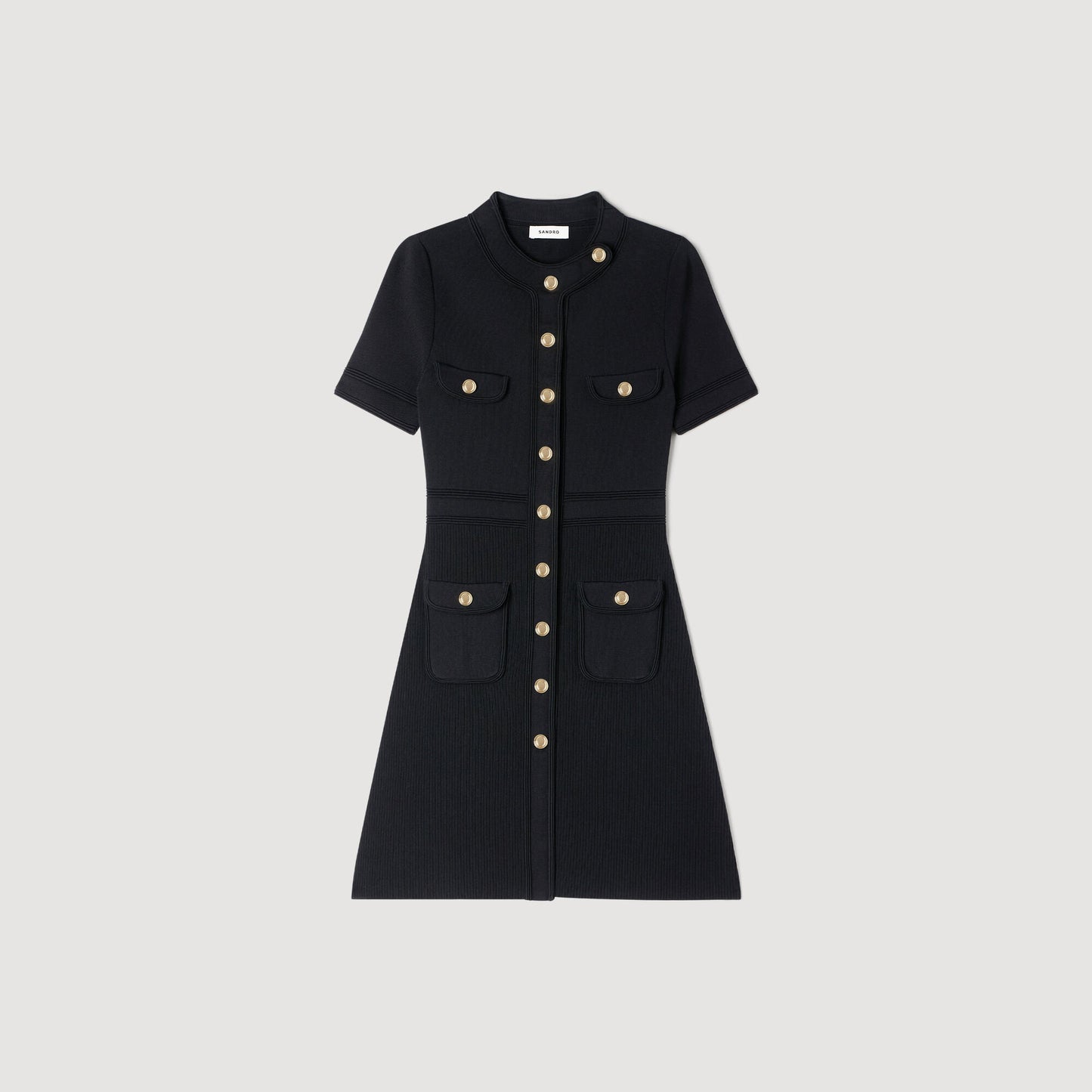 Vestido corto de punto abotonado
