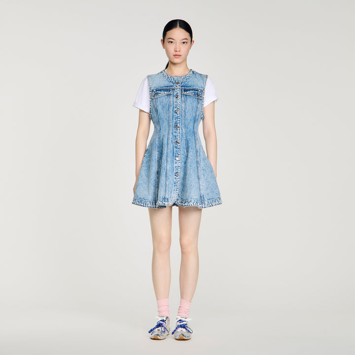 Vestido corto de denim con pedrería