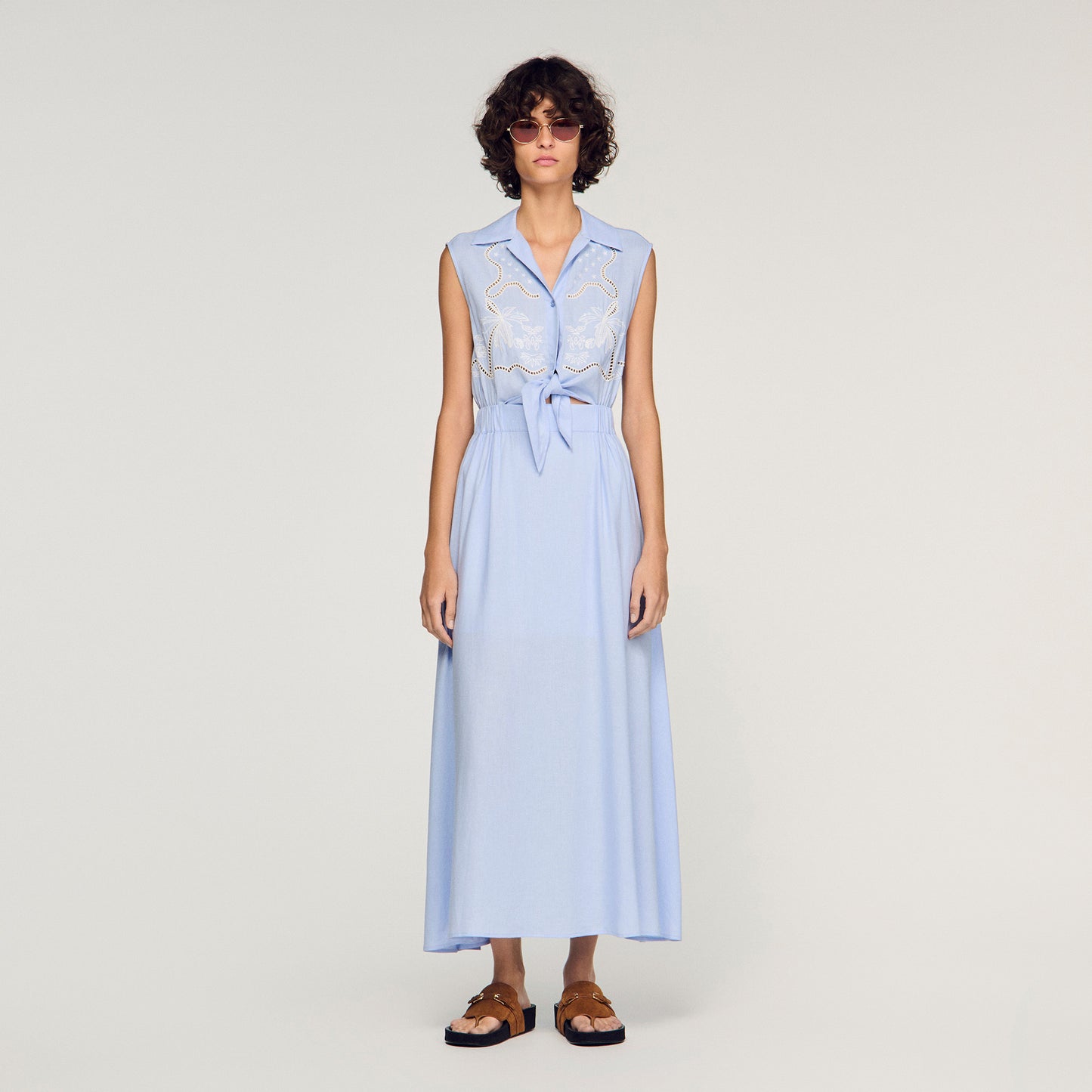 Vestido largo de lino bordado