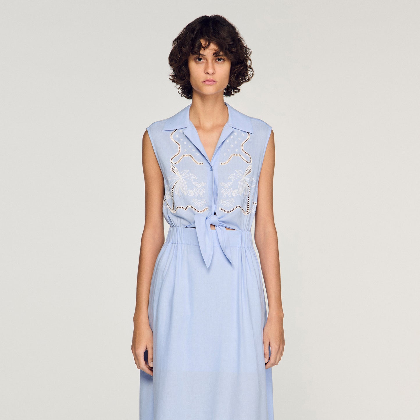 Vestido largo de lino bordado