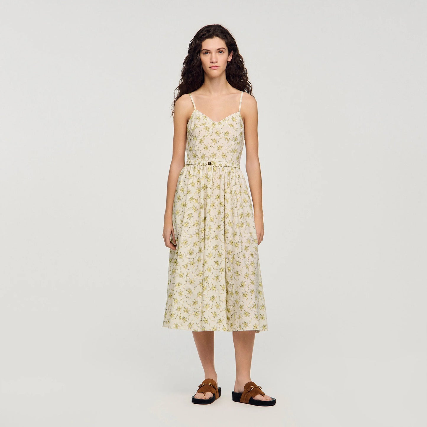 Vestido largo floreado de tirantes