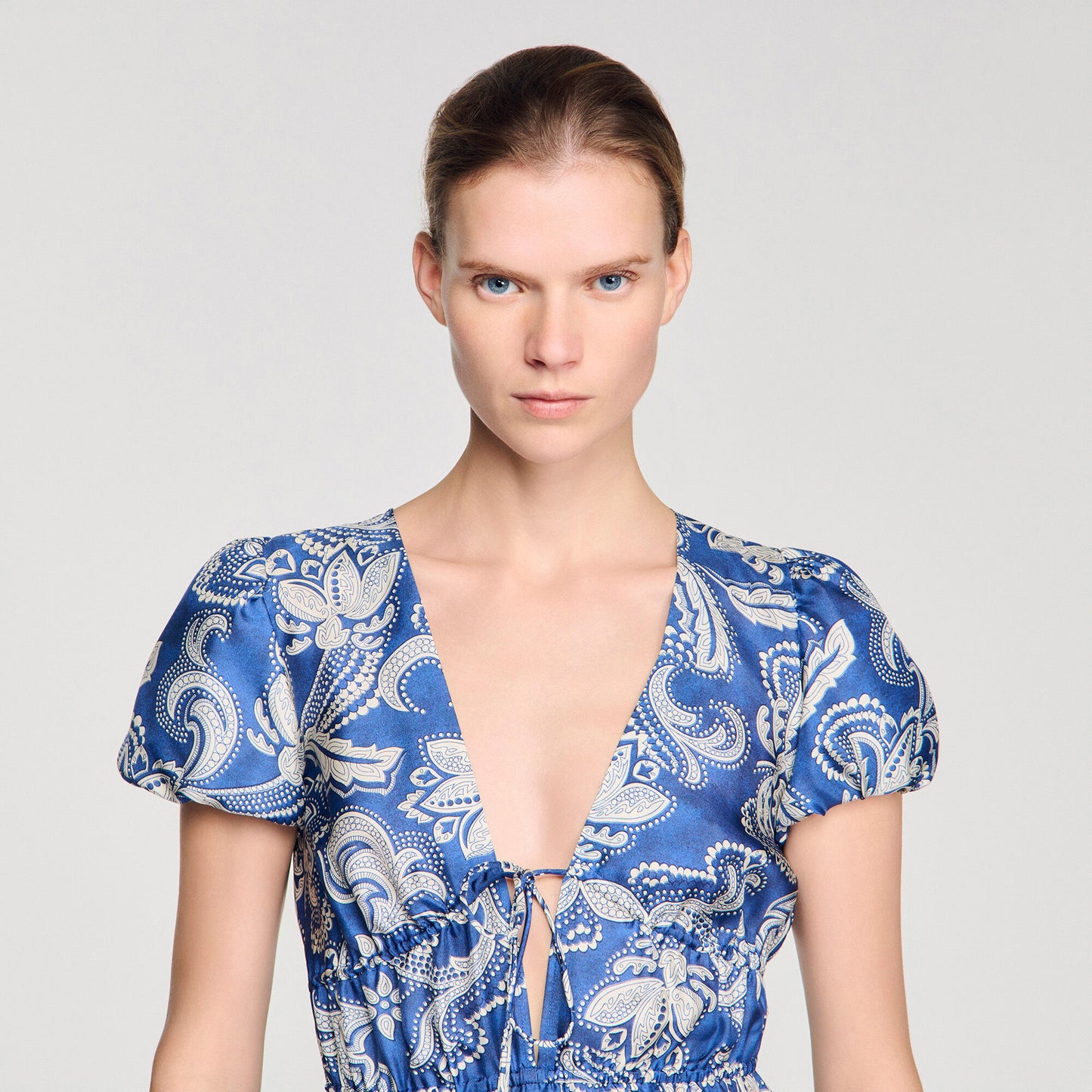 Vestido corto con estampado floral