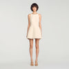 Vestido corto con cuello joya