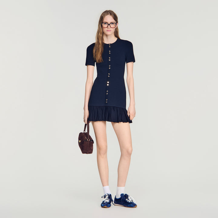 Vestido corto de punto con volantes