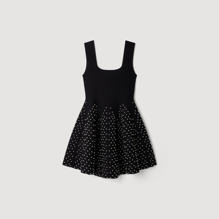 Vestido corto de punto con perlas