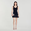 Vestido corto de punto con tachas