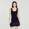 Vestido corto de punto con tachas