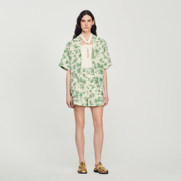 Short ancho con estampado de palmeras