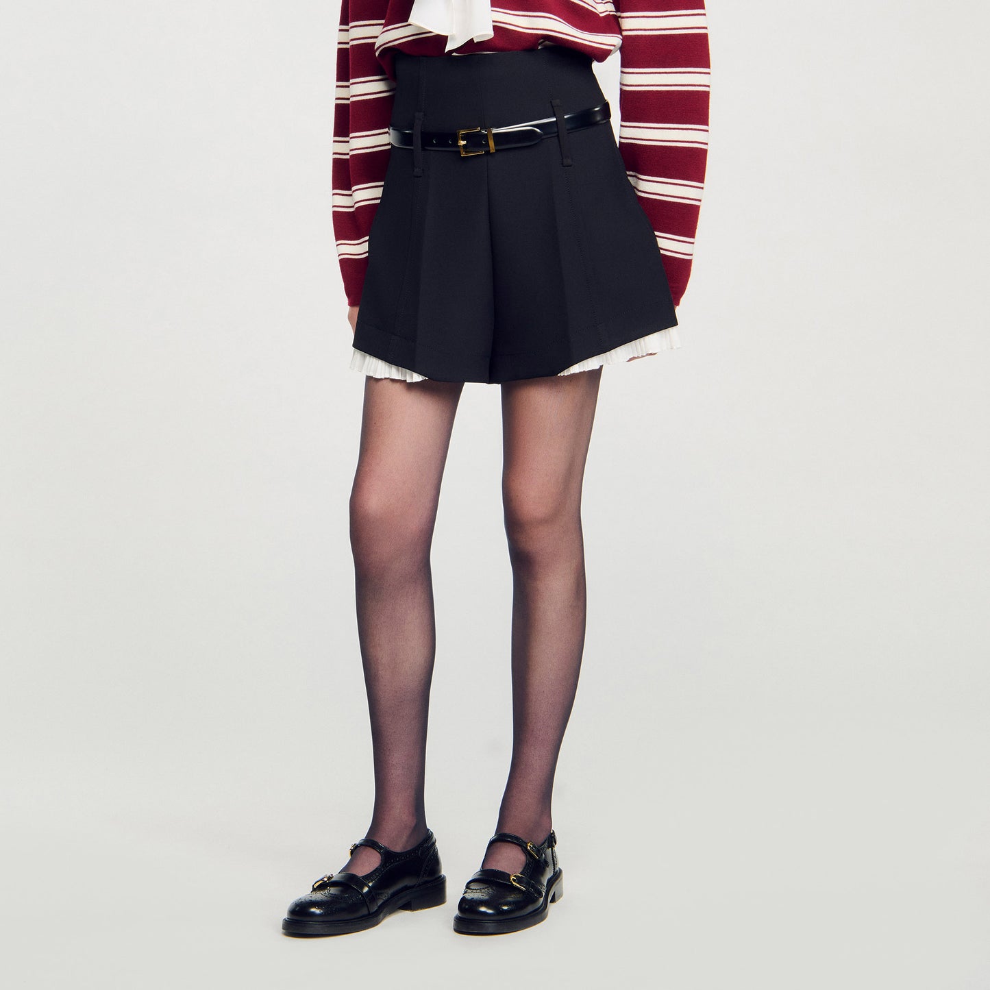 Short de traje con volante