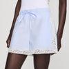 Short con detalles de encaje